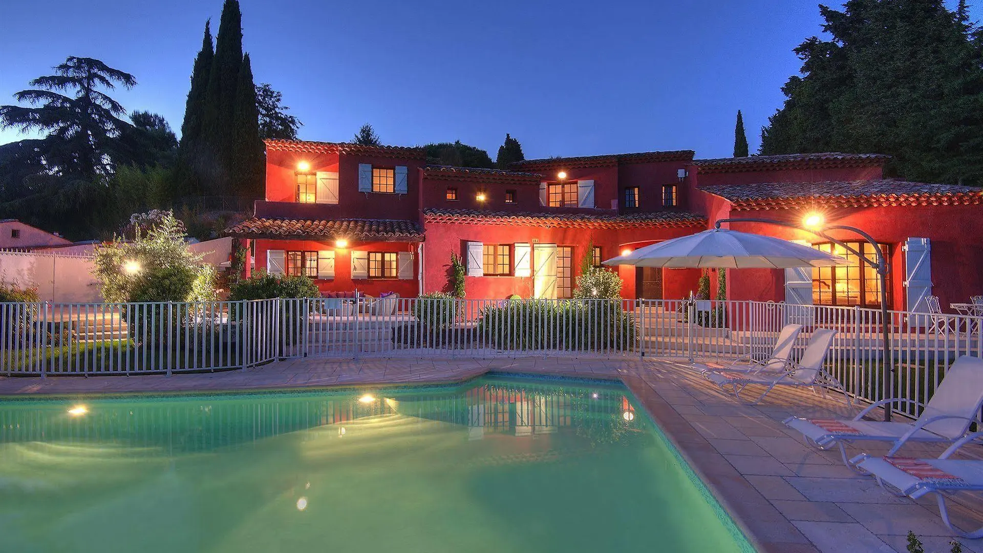 Une Maison A Saint-Paul De Vence Bed & Breakfast